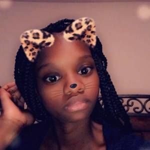 Meet your Posher, Nikole